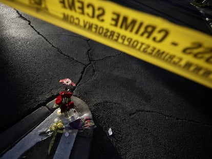 Memorial frente al hotel Mandalay Bay, lugar en el que se produjo un tiroteo en 2017 durante el festival Route 91 Harvest, en Las Vegas.