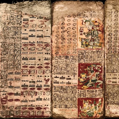 Considerado el texto más antiguo de América se trata de un 'libro' escrito por los mayas de Chichen Itzá. Exhibido en Alemania, el códice llegó originalmente a España en 1519 enviado por Hernán Cortes al Rey. Desde España viajó a Austria y en 1739, Johann Christian Götze, director de la Biblioteca Real de Dresde se lo compró a un propietario privado de Viena. Durante la II Guerra Mundial, la biblioteca donde se guardaba el códice fue alcanzada por los bombardeos y el códice sufrió daños importantes por el agua, pero fue meticulosamente restaurado. El códice fue fundamental para interpretar la fonética maya descifrada por Yuri Knorozov en los años 50, en base al imperfecto alfabeto de Diego de Landa alrededor de 1566.