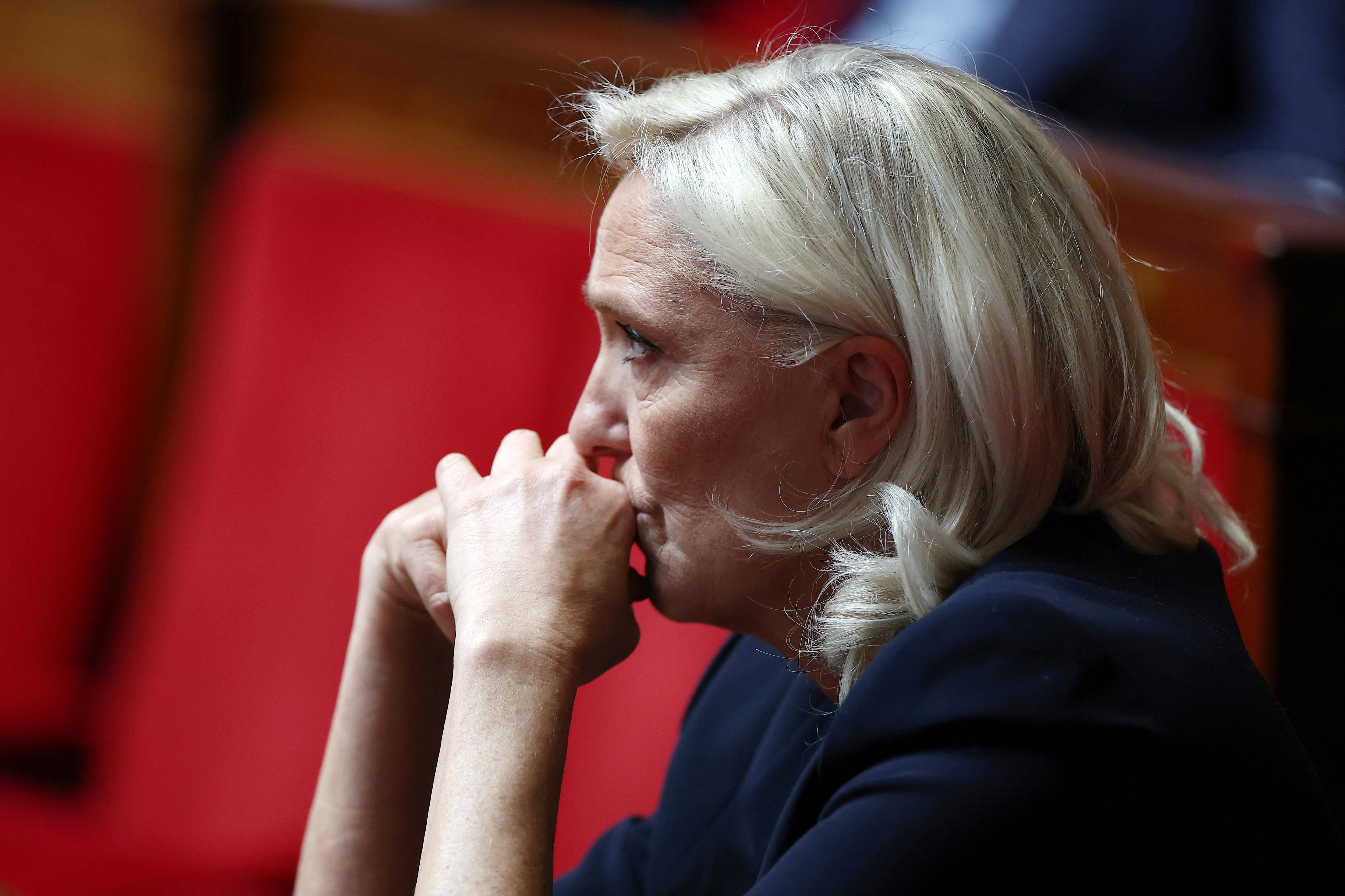 La justicia francesa decide entre el todo o nada para Marine Le Pen