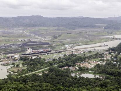 Vista aérea de las obras del canal de Panamá, donde participó FCC. 