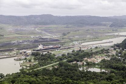 Vista aérea de las obras del canal de Panamá, donde participó FCC. 
