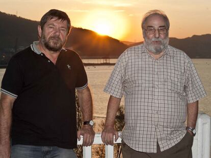 Roberto Lertxundi (izquierda) y Francisco Letamendia en La Galea.