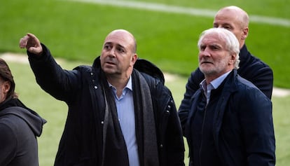 Fernando Carro (izquierda) junto a Rudi Völler en el Wanda.