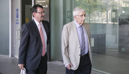 Osàcar (d), extresorer de CDC, a la Ciutat de la Justícia.