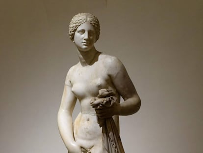 Copia ubicada en el Museo Nazionale de Roma de la Afrodita de Cnido que hizo Praxíteles. 