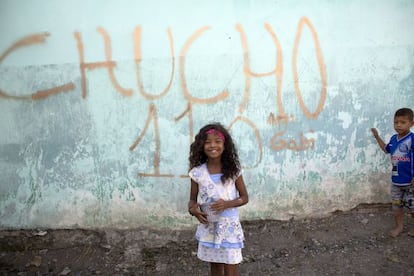 El alias de Benítez en un muro de su barrio de Esmeraldas, en Ecuador.