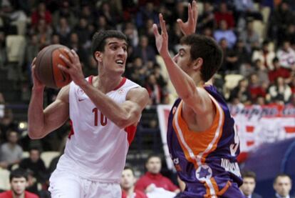 Victor Claver y Marko Kecelj durante el partido