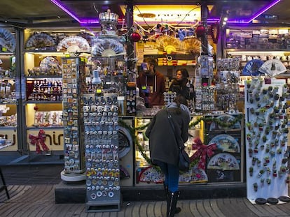 Tienda de 'souvenirs' en Barcelona.