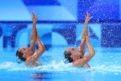 Kate Shortman and Isabelle Thorpe competing on August 10 at the Olympic Games in Paris.