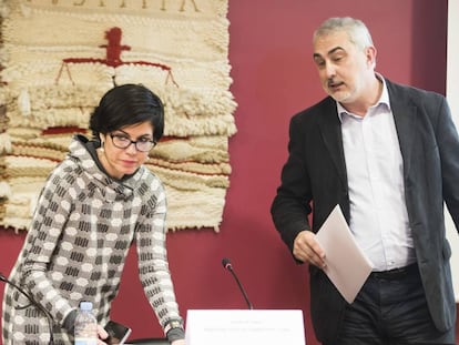 Pilar de Lara, en una reciente conferencia en la Facultad de Derecho de Santiago.