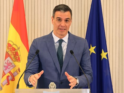 El presiden del Gobierno, Pedro Sánchez, en una rueda de prensa en Nicosia (Chipre) en la tarde de este martes.