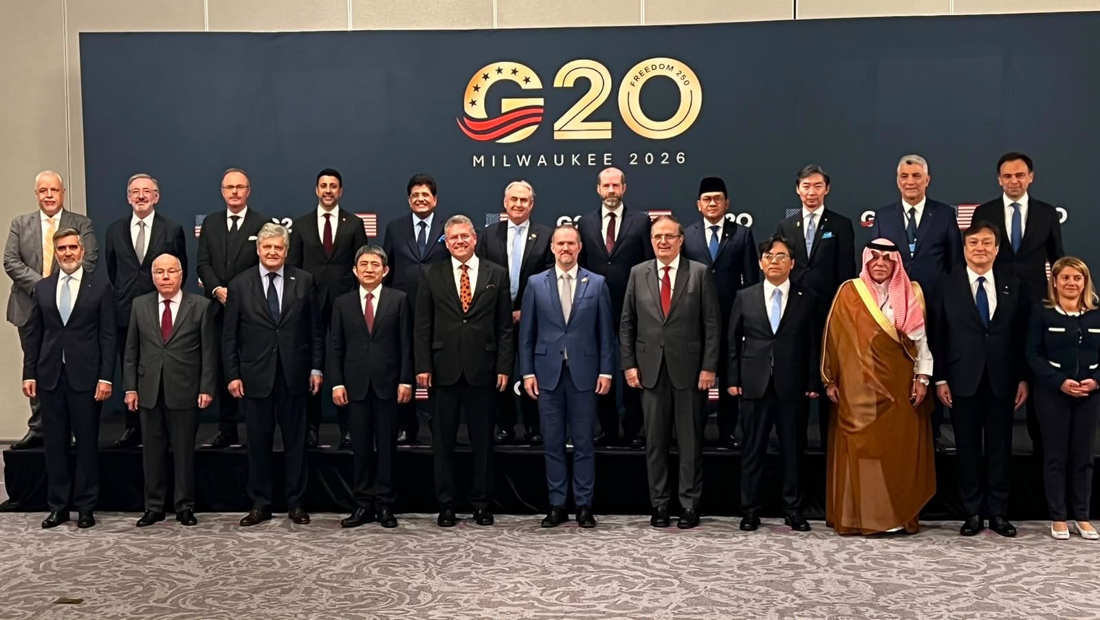 México persigue más inversiones y exportación de tequila, acero y automóviles en el G20