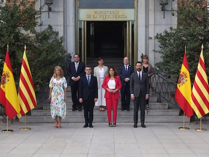 Foto de los participantes en la mesa de diálogo entre el Gobierno y la Generalitat, el miércoles en el Ministerio de la Presidencia.