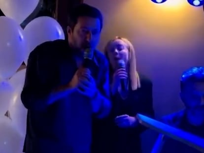 Vídeo | Críticas a Meloni y Salvini por cantar en un karaoke una canción sobre una migrante ahogada