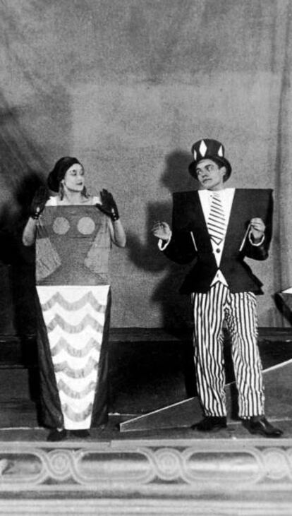 Jacqueline Chaumont y Rene Crevel en la obra dadaista 'El Corazón a gas', de Tristan Tzara.
