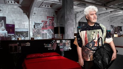 Pedro Almodóvar en una de las imágenes de la nueva campaña masculina de Prada.