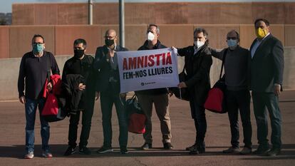 Josep Rull, Jordi Sànchez, Raül Romeva, Joaquim Forn, Jordi Cuixart, Jordi Turull and Oriol Junqueras walking out of prison on Friday.