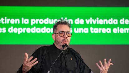 Miguel Robles-Durán, profesor y director del posgrado de ecologías urbanas enla  escuela de Nueva York, en el Complejo Cultural Los Pinos, el 4 de julio del 2024.