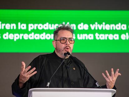 Miguel Robles-Durán, profesor y director del posgrado de ecologías urbanas enla  escuela de Nueva York, en el Complejo Cultural Los Pinos, el 4 de julio del 2024.