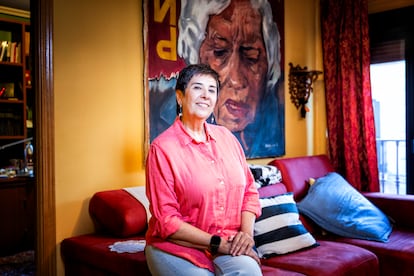 Nieves Concostrina, periodista y escritora, fotografiada en su casa de Madrid.