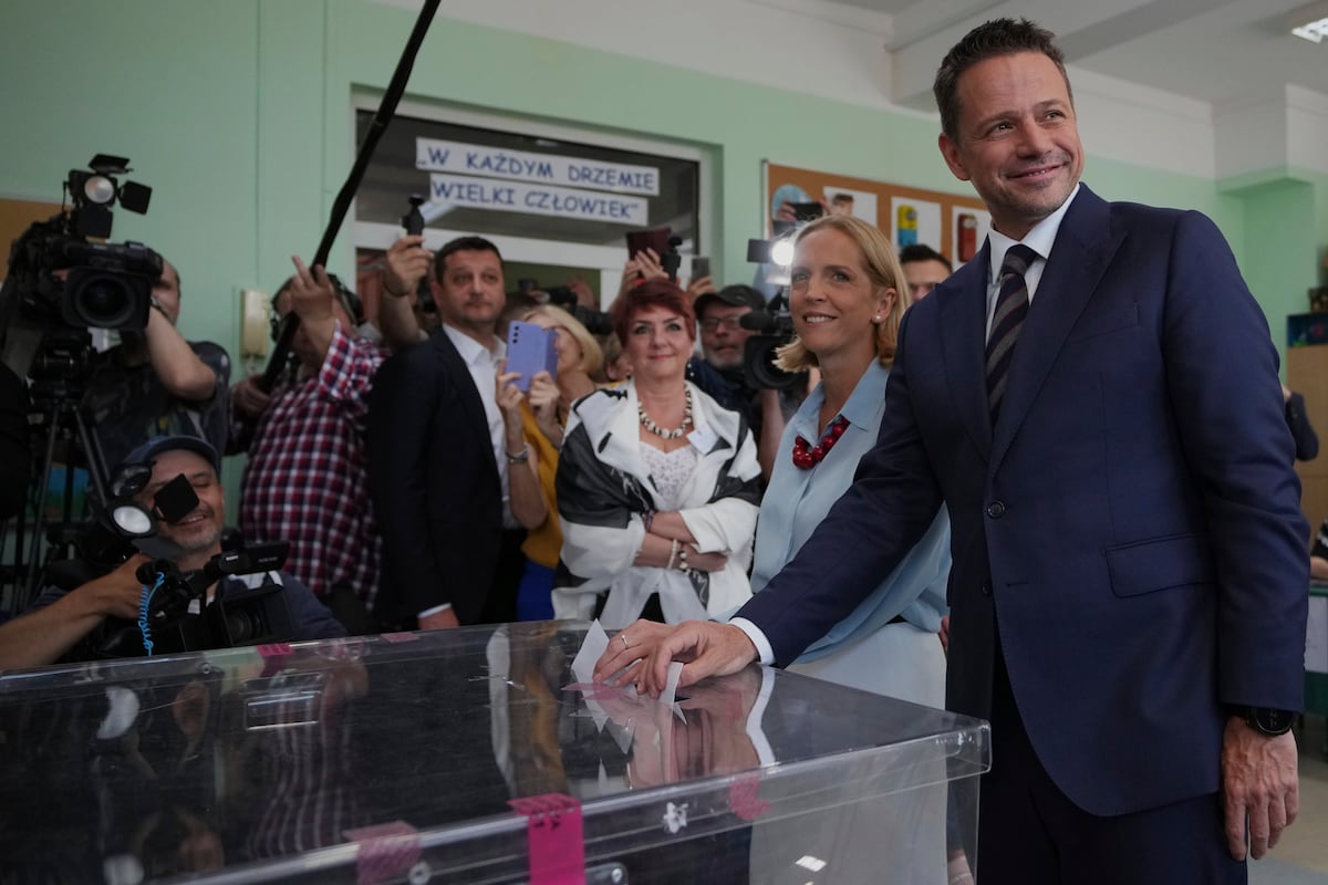Polish Election: Nawrocki Projected to Win | International News