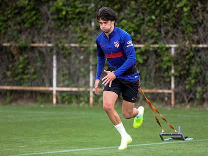 El atlético Joao Felix, en el entrenamiento en solitario de este viernes.