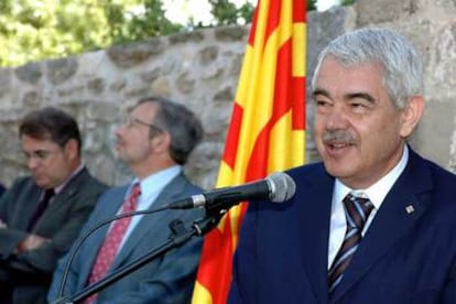 Pasqual Maragall, durante su discurso con motivo de la entrada en vigor del Estatuto de autonomía, en Sant Jaume de Frontanyá, Barcelona.