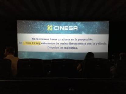 Foto colgada por un tuitero de una sesión de 'Wonder Woman' en los madrileños cines Proyecciones.