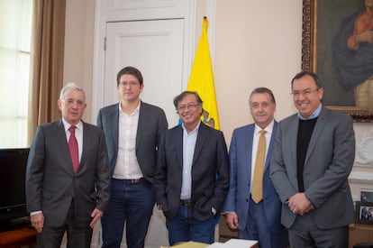 Alvaro Uribe, Miguel Uribe, Gustavo Petro, Óscar Diario Pérez y Alfonso Prada