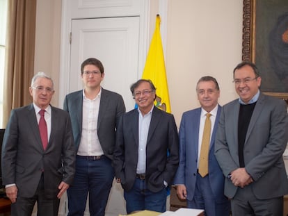 Alvaro Uribe, Miguel Uribe, Gustavo Petro, Óscar Diario Pérez y Alfonso Prada