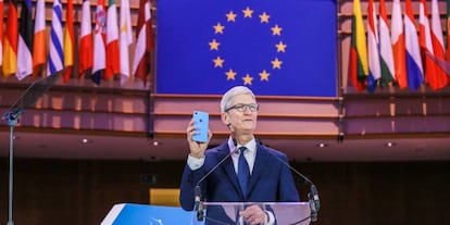 El presidente de Apple, Tim Cook, pronuncia un discurso durante la 40 edición de la Conferencia Internacional de Autoridades de Protección de Datos y Privacidad, en el Parlamento Europeo.