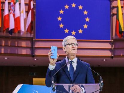 El presidente de Apple, Tim Cook, pronuncia un discurso durante la 40 edición de la Conferencia Internacional de Autoridades de Protección de Datos y Privacidad, en el Parlamento Europeo.