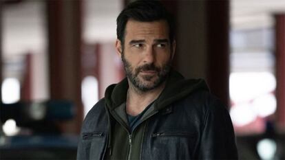 Edoardo Leo, en una imagen de 'El clandestino' de Netflix.