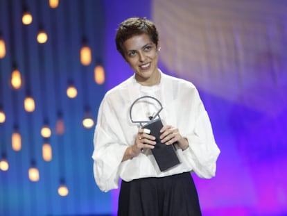 Dea Kulumbegashvili, con el premio a la mejor dirección por 'Beginning'.