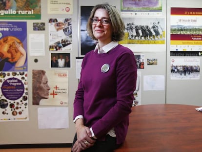 Teresa López posa en la sede de Fademur, en Madrid.