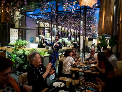 Una actuación en el restaurante 'La olla de Sichuan' en Barcelona.