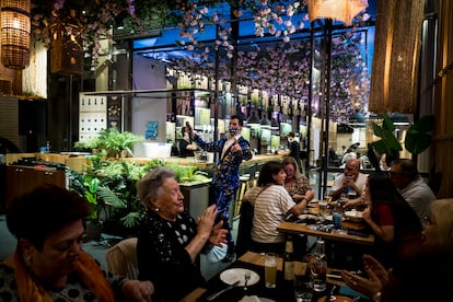 Una actuación en el restaurante 'La olla de Sichuan' en Barcelona.