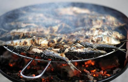 Sardinada coruñesa en la playa, cena típica de San Juan