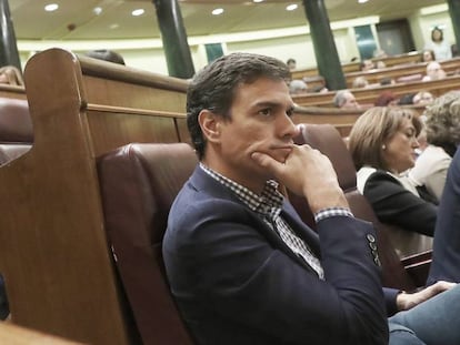 Los diputados socialistas Eduardo Madina y P&eacute;dro S&aacute;nchez. 