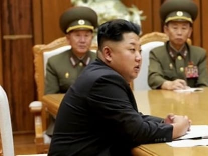 El presidente de Corea del Norte, Kim Jong-un, duranre una reuni&oacute;n de emergencia con el Comit&eacute; Central Militar del Partido de los Trabajadores 