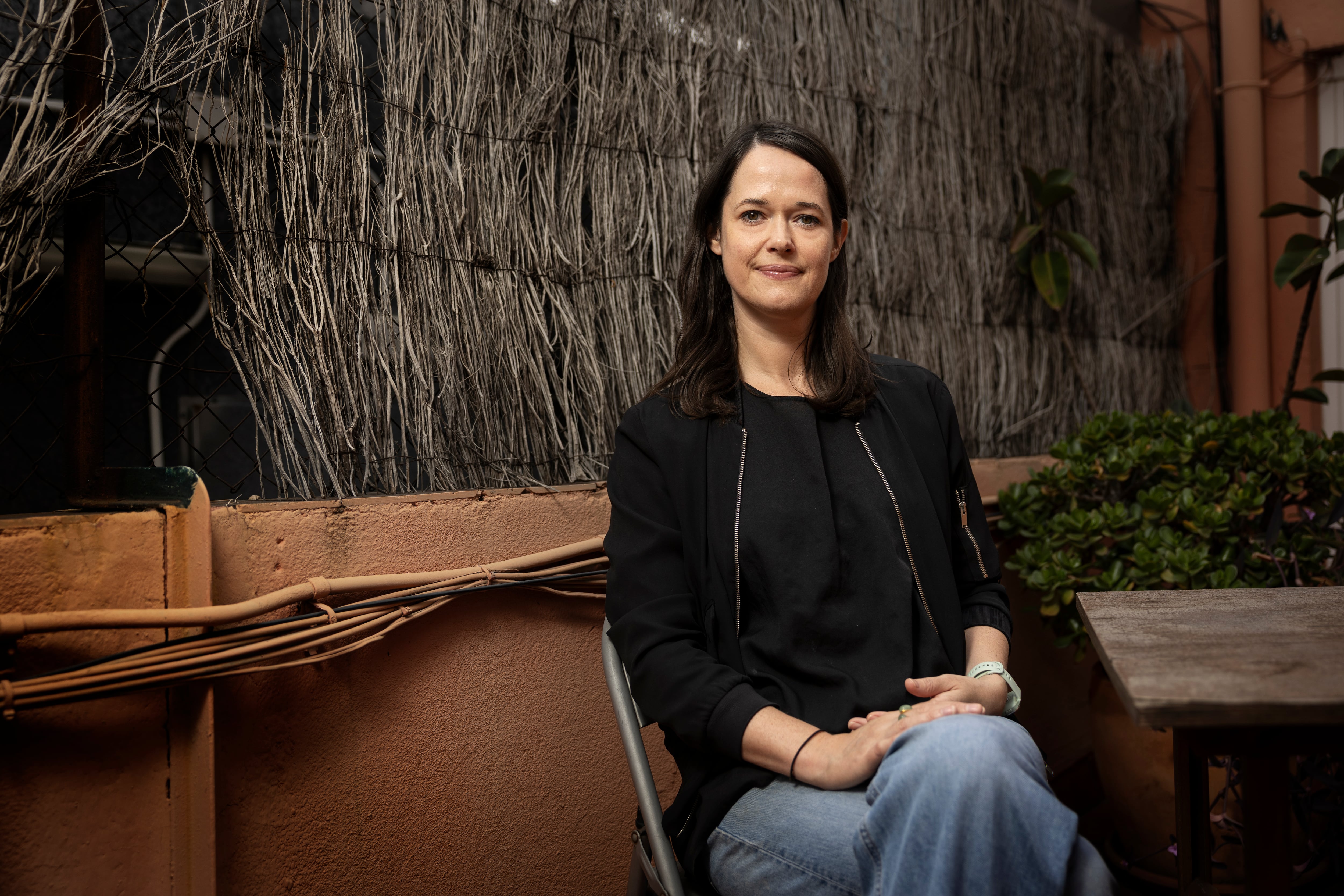 Sophie Gilbert, periodista cultural en 'The Atlantic', publica 'Chica contra chica'.