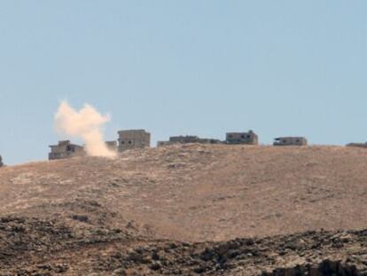 O Exército libanês bombardeia a periferia de Ersal.