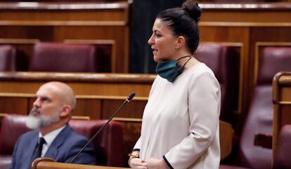 La diputada de Vox Macarena Olona interviene en la sesión de control al Ejecutivo de esta semana.