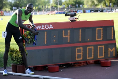 David Lekuta Rudisha, tras batir su propio récord, en Rieti