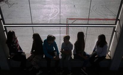 Alumnos de un instituto de Barcelona participan en un programa contra el 'bullying'