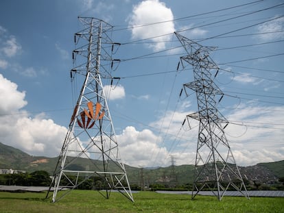 Torres de transmisión eléctrica en Yumbo (Valle del Cauca), el 12 de abril.