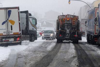 Snow-affected roads in Guijuelo, Segovia, over the weekend.