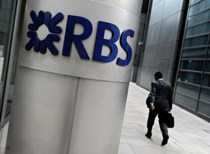 El ministro británico del Tesoro, Alistair Darling, anunció el pasado domingo que fraccionará los tres bancos intervenidos durante la crisis: RBS, Lloyds y Northern Rock.