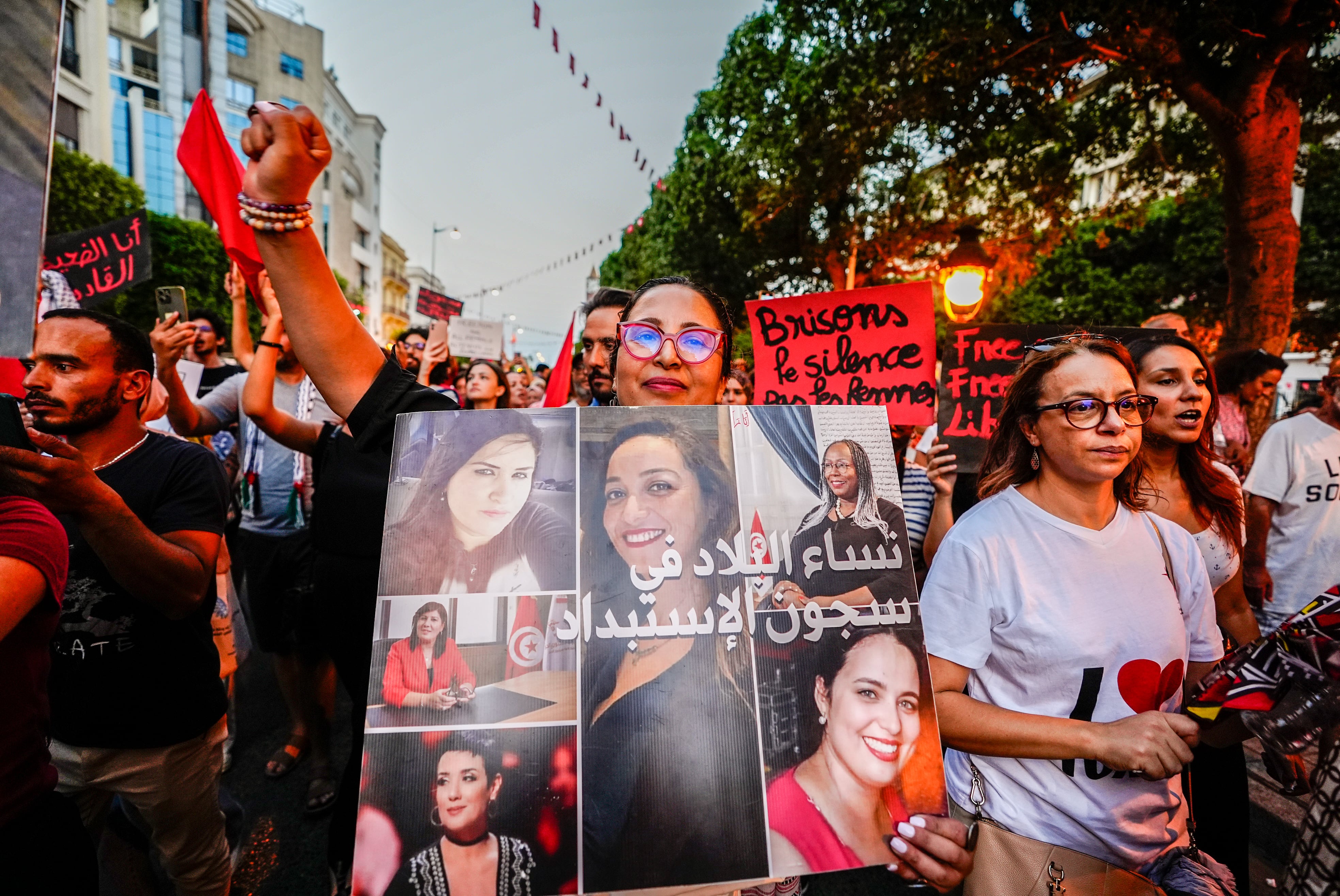 Las feministas alzan la voz en Túnez para exigir la liberación de presas de conciencia 