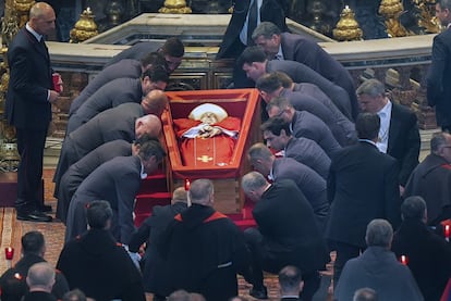 Ceremony with the body of Pope Francis at St. Peter's Basilica in the Vatican.